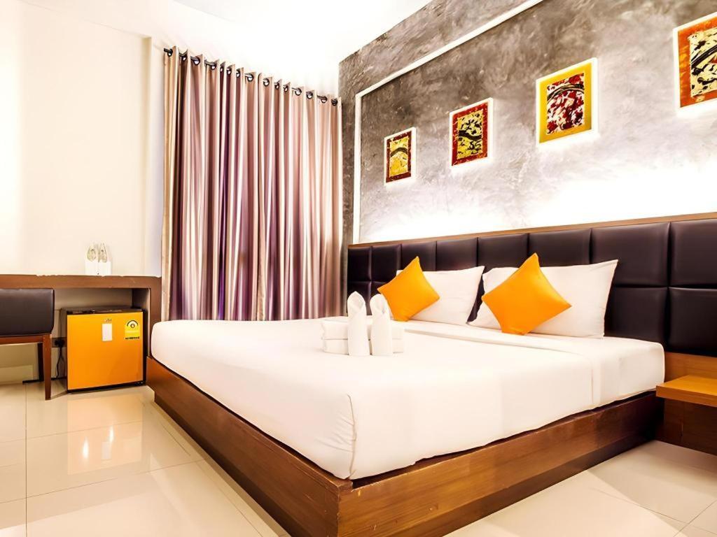 B2 Thippanate Boutique & Budget Hotel Chiang Mai Exteriör bild