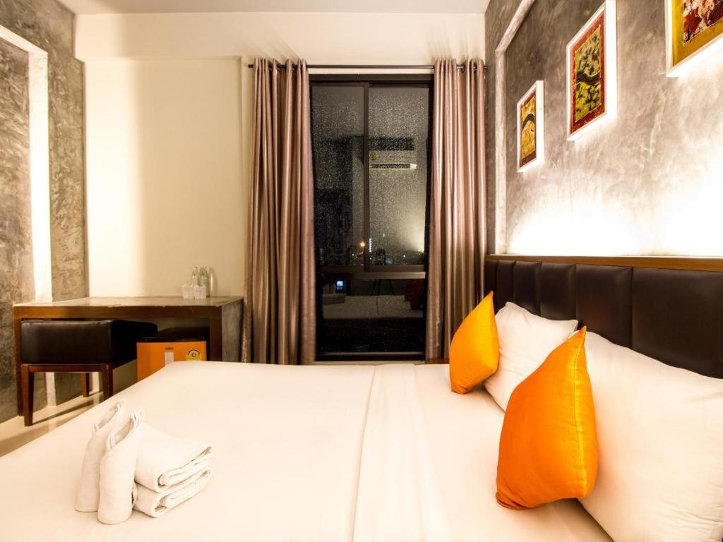 B2 Thippanate Boutique & Budget Hotel Chiang Mai Exteriör bild