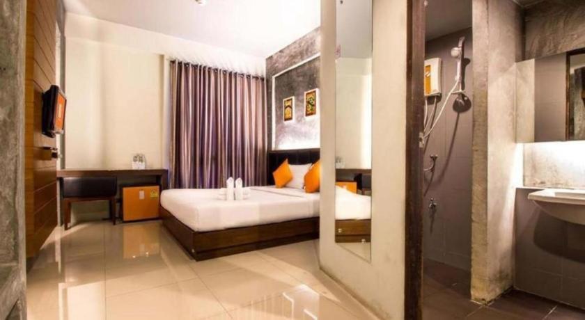 B2 Thippanate Boutique & Budget Hotel Chiang Mai Exteriör bild